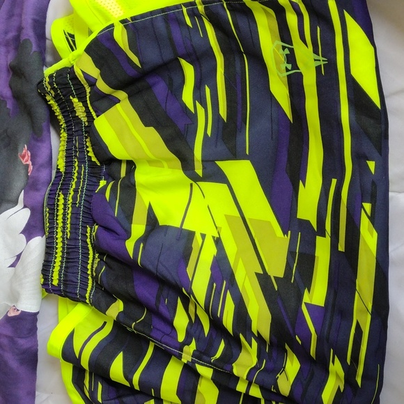 Shorts & shirt bundle - Picture 3 of 8